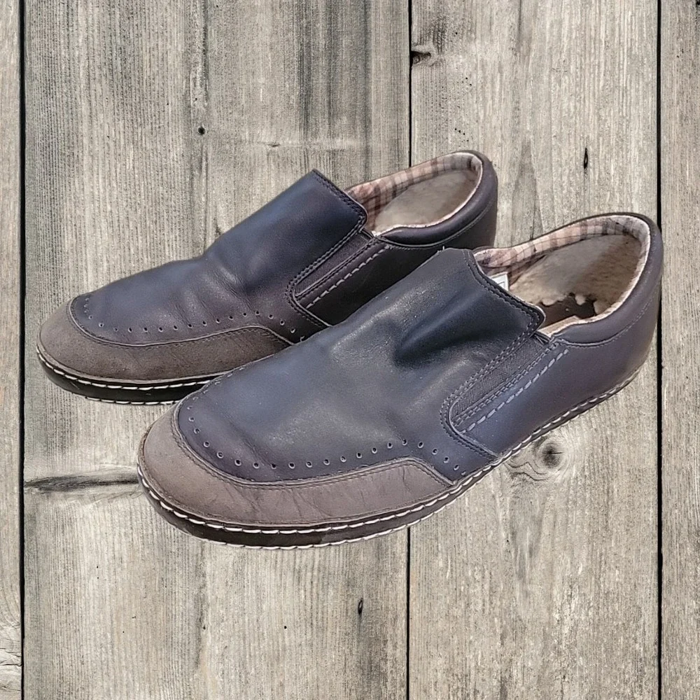 UGG Australia Men's Size 10.5 Leather Slip-On Loafers Dark Brown 1001148 Comfort